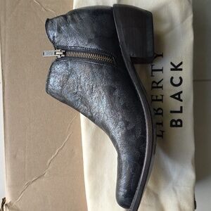 BNWB LIBERTY Black Textured Leather Booties Fetuccini Flor Floral 8.5 39.5 EU